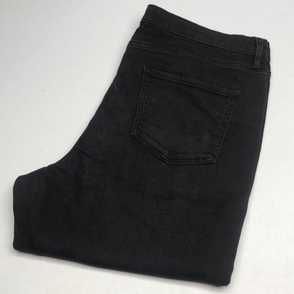 LIKE NEW R JEANS THE SUPER HIGH-RISE CROP BLACK JEANS 18/34x26 ⭐️